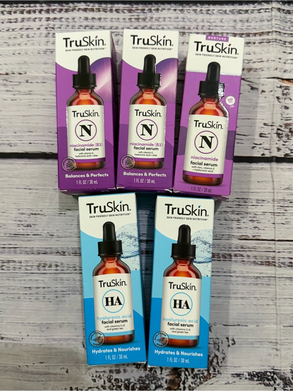 TruSkin Niacinamide & Hyaluronic Acid Facial Serum